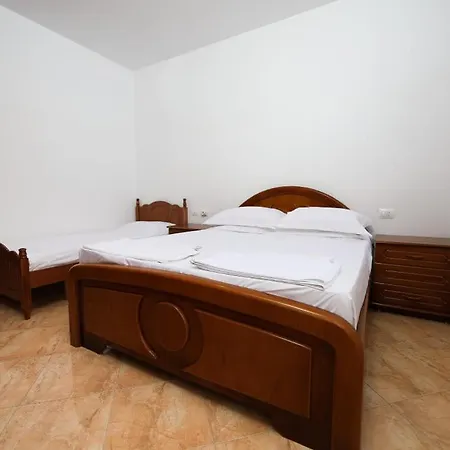 Keivin 4 * Vlorë