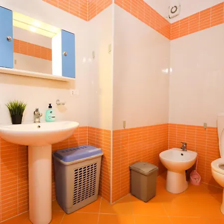 Keivin 4 * Vlorë