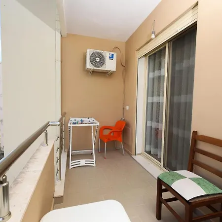 Keivin 4 Apartment *