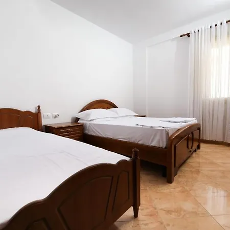 Keivin 4 Apartment *